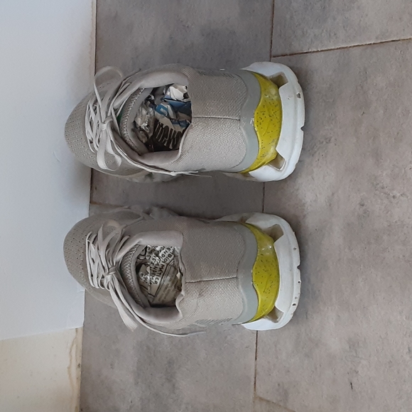 HOKA detalle pequeno ver foto cuarta - Picture 3 of 5